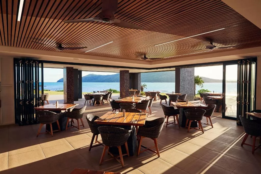 http://greatpacifictravels.com.au/hotel/images/hotel_img/11620545141Daydream Island - restaurant